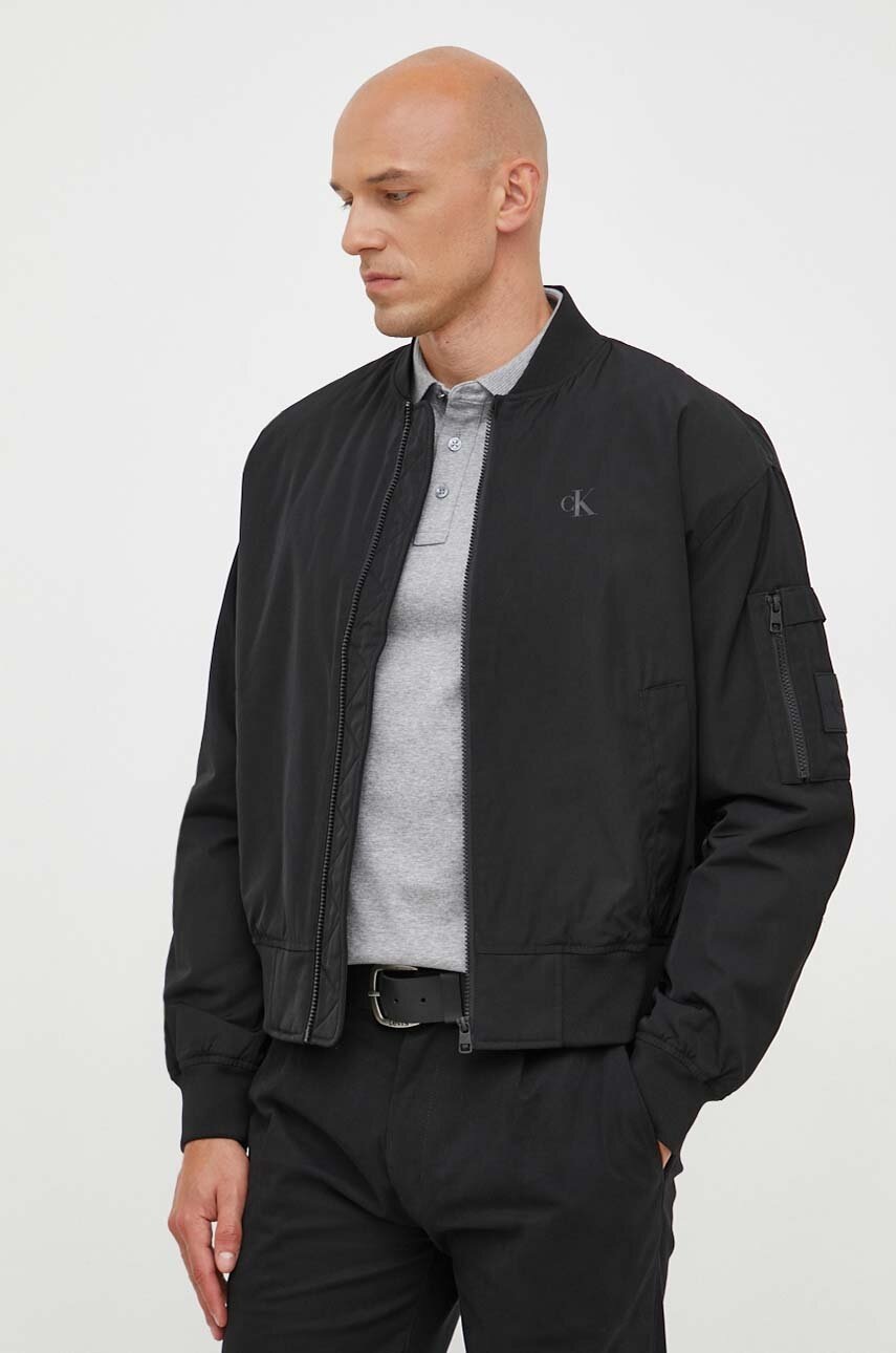

Яке бомбър Calvin Klein Jeans в черно преходен модел, Черен
