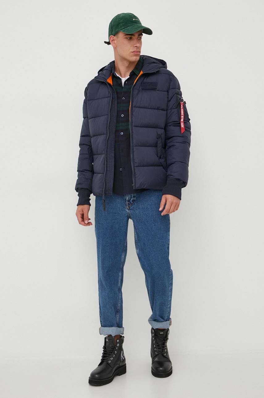 Alpha Industries Hooded Puffer FD tmavomodrá barva - námořnická modř - Hlavní materiál: 100 % Nylon