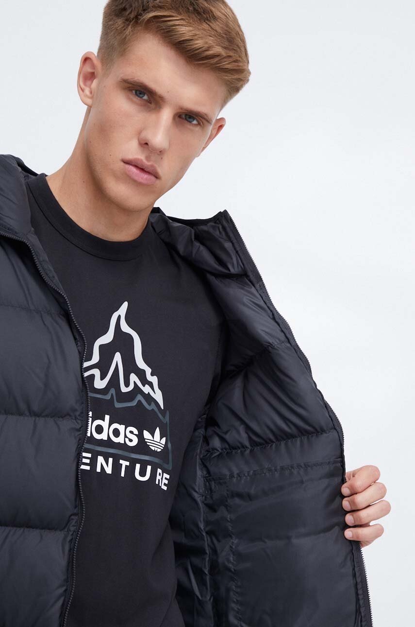 Пухова куртка adidas чоловіча колір чорний зимова 