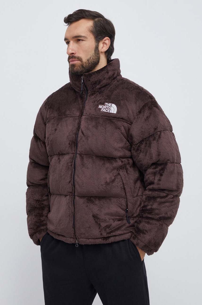 The North Face geacă de puf Versa Velour Nuptse barbati, culoarea maro, de iarnă NF0A84F7I0I1