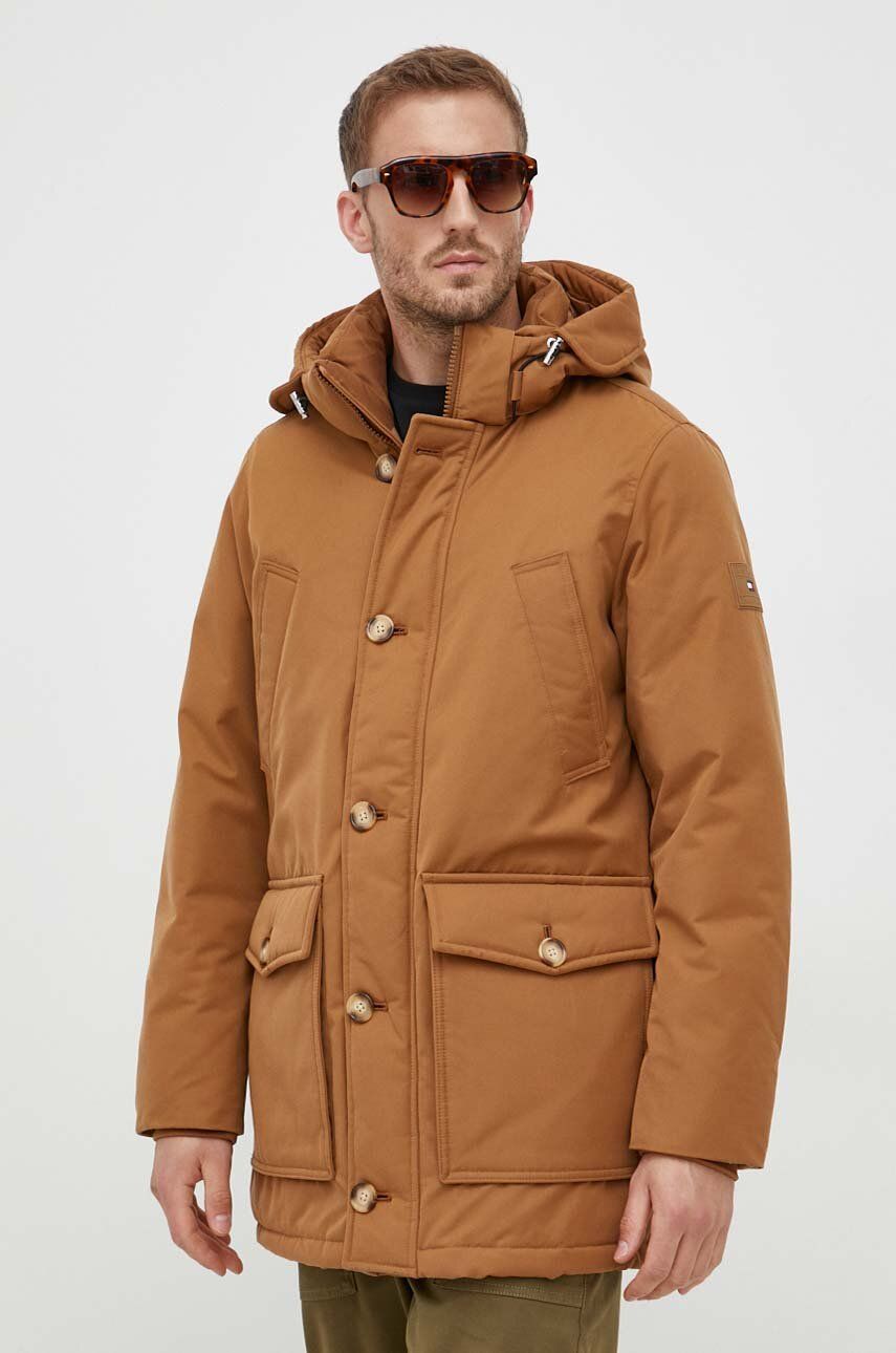 Levně Péřová bunda Tommy Hilfiger pánská, hnědá barva, zimní