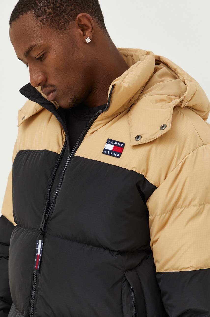 

Пухова куртка Tommy Jeans чоловіча колір чорний зимова