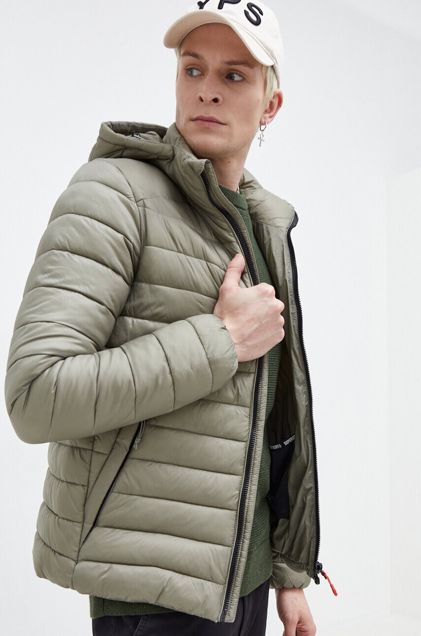 

Куртка Superdry чоловіча колір зелений зимова