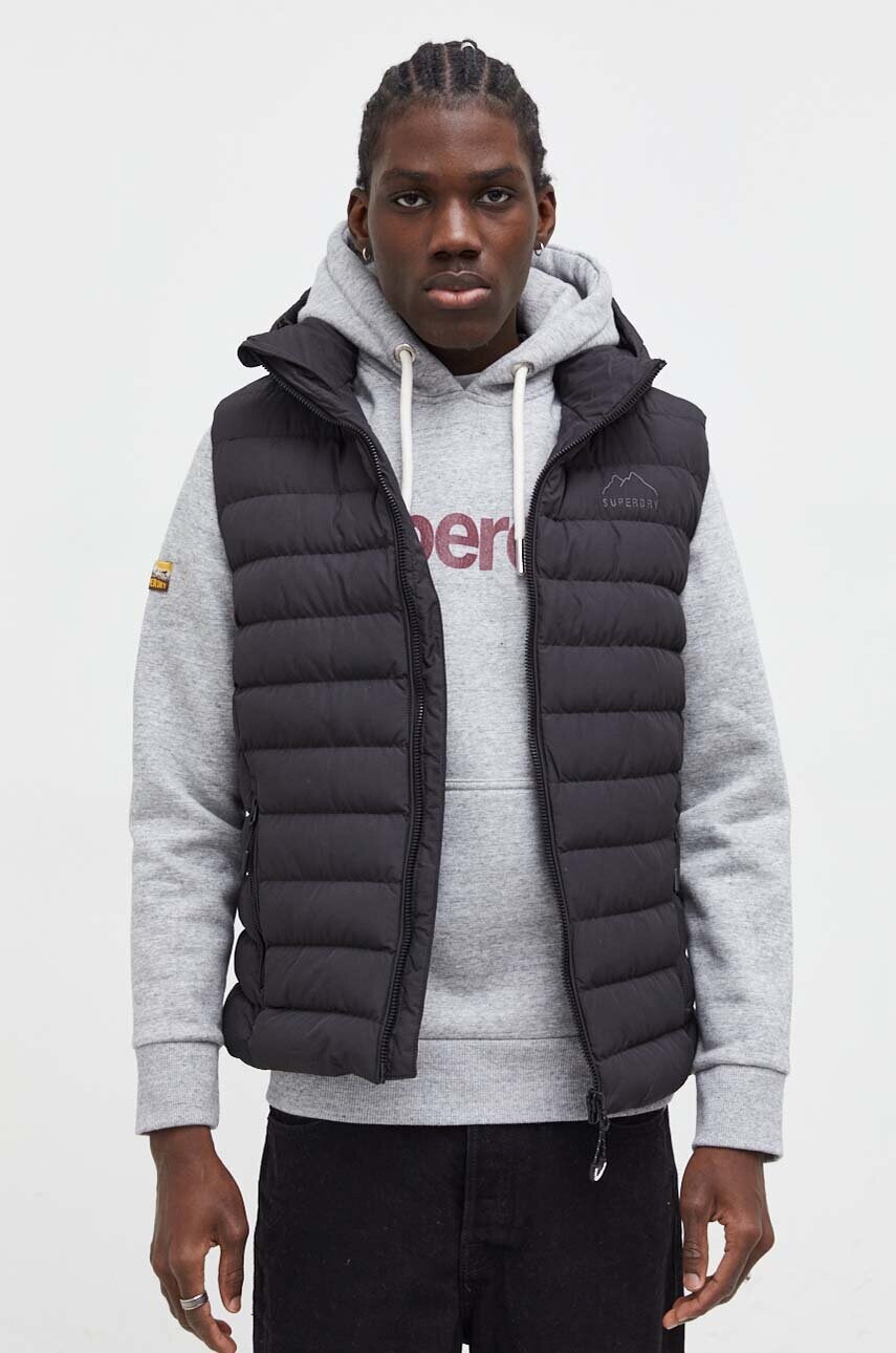 

Безрукавка Superdry чоловічий колір чорний зимовий