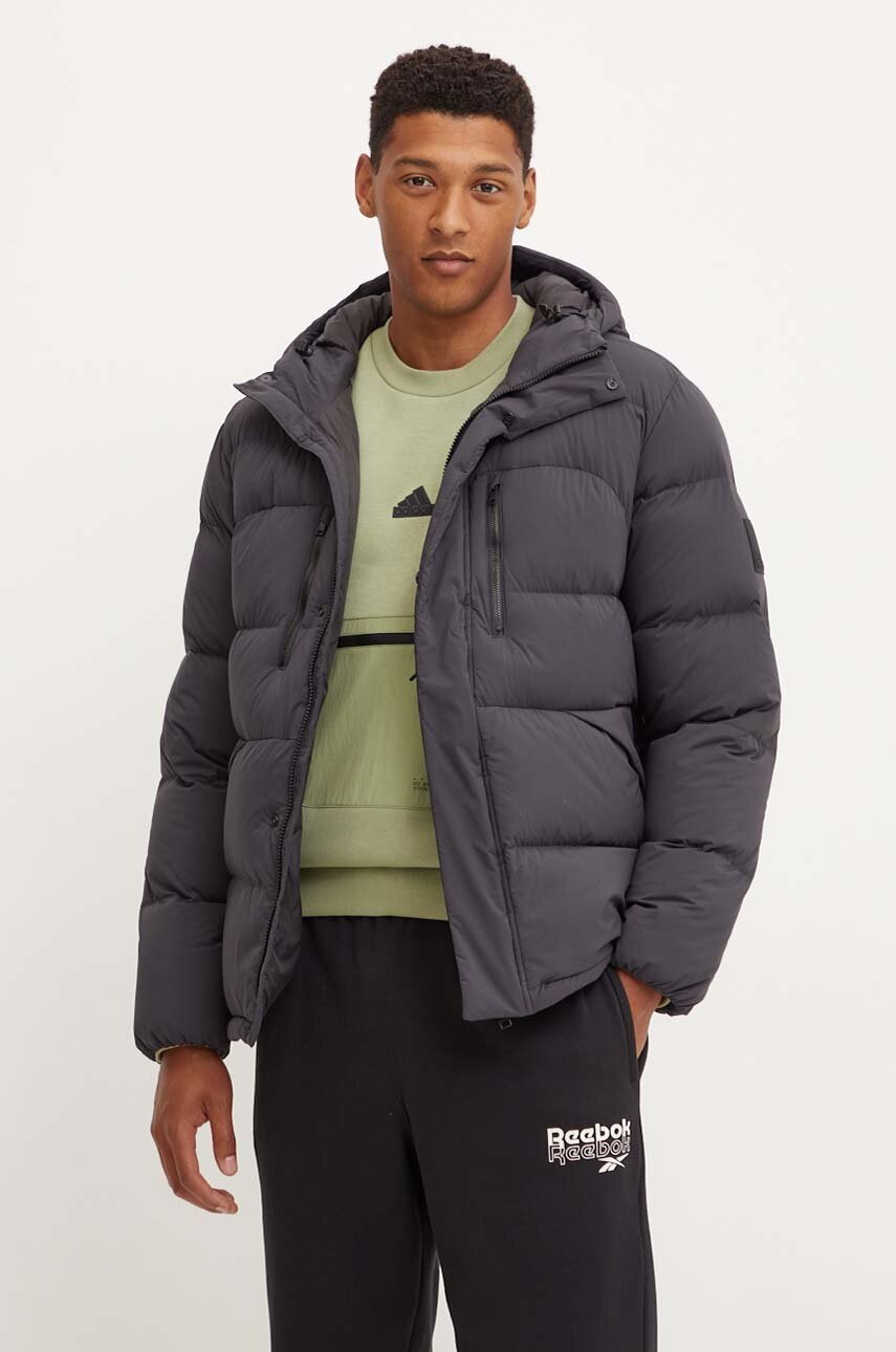 

Пухено яке Jack Wolfskin в черно зимен модел, Черен