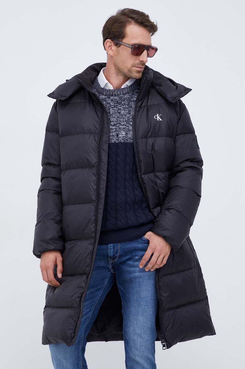 

Пухено яке Calvin Klein Jeans в черно зимен модел, Черен