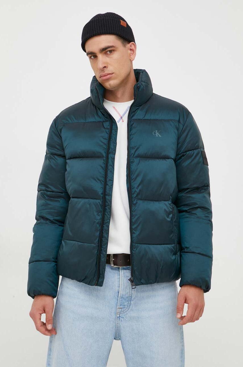 

Яке Calvin Klein Jeans в зелено зимен модел с уголемена кройка, Зелен