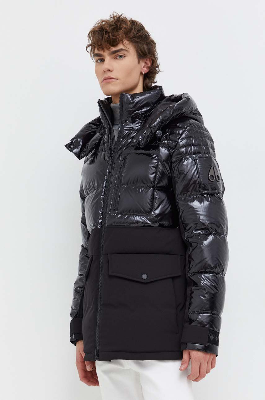 Péřová bunda MOOSE KNUCKLES pánská, černá barva, zimní - černá - Podšívka: 100 % Recyklovaný polyest