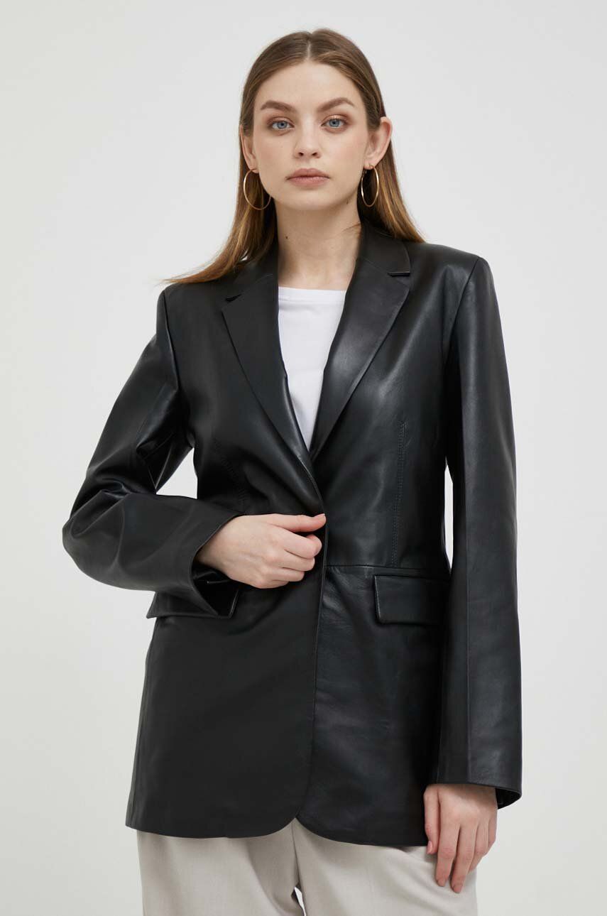 Levně Kožené sako Calvin Klein černá barva