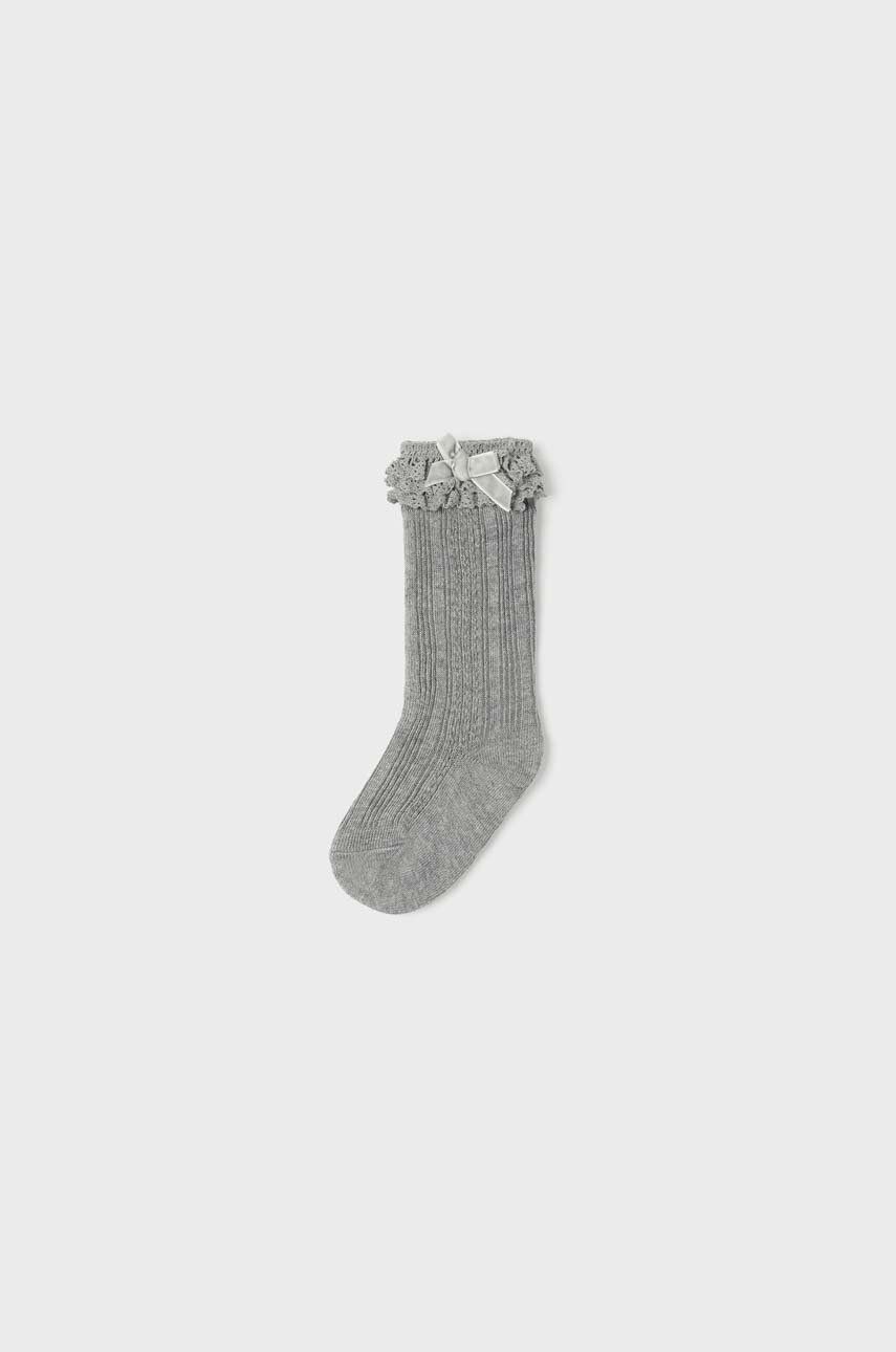 E-shop Kojenecké ponožky Mayoral šedá barva