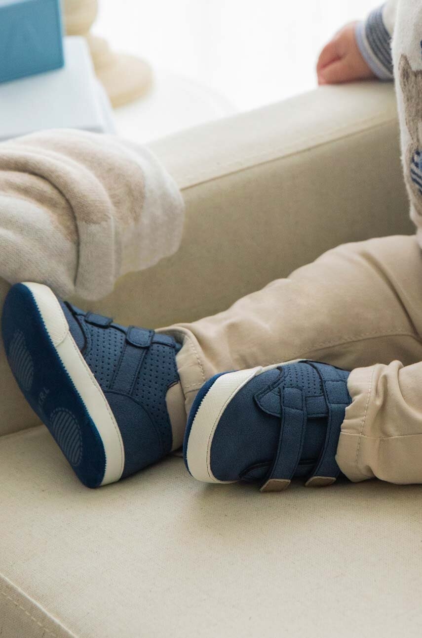 Așteaptă imaginea pentru produs