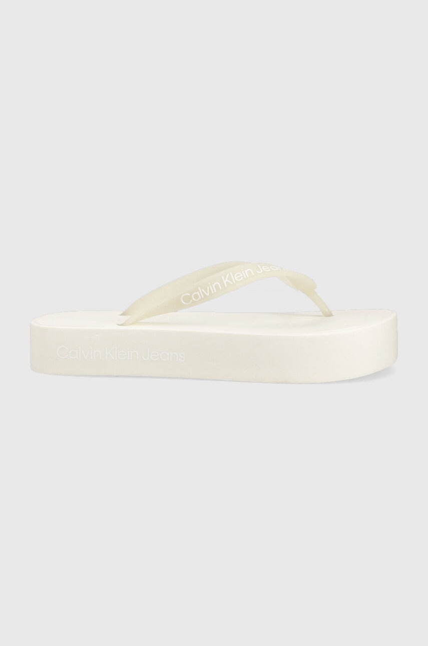

Джапанки Calvin Klein Jeans BEACH SANDAL FLATFOR в бяло с платформа YW0YW01092, Бял