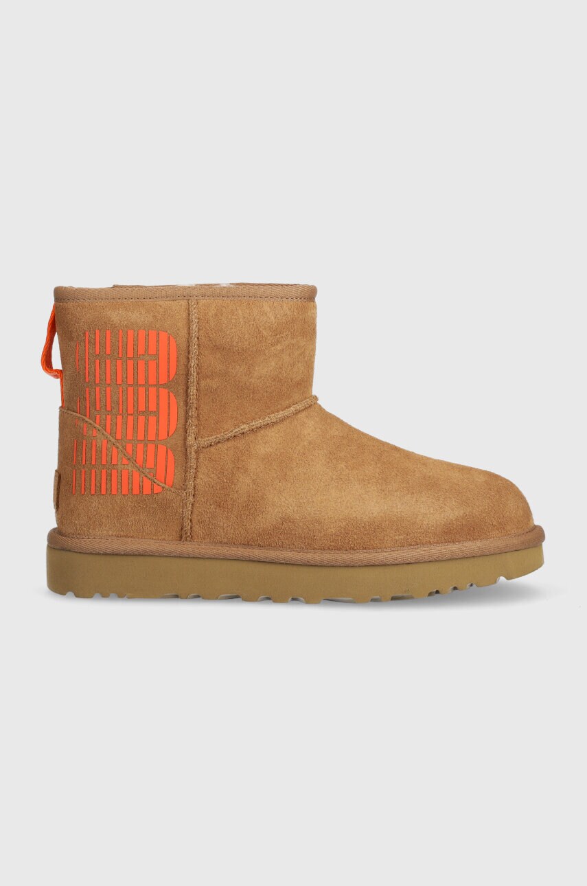 

Замшевые сапоги UGG Classic Mini Ugg Side Logo цвет коричневый 1144057