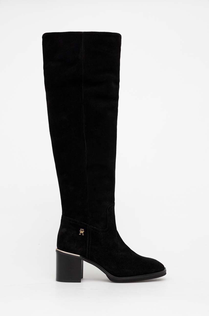 Semišové boty Tommy Hilfiger FEMININE SUEDE OVERKNEE BOOT dámské, černá barva, na podpatku, FW0FW076