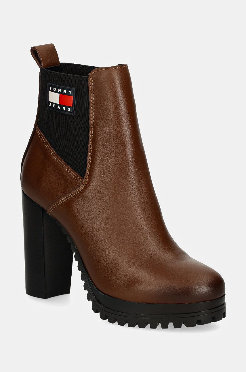 Tommy Jeans ghete chelsea de piele TJW NEW ESS HIGH HEEL BOOT femei, culoarea maro, cu toc plat, EN0EN02439