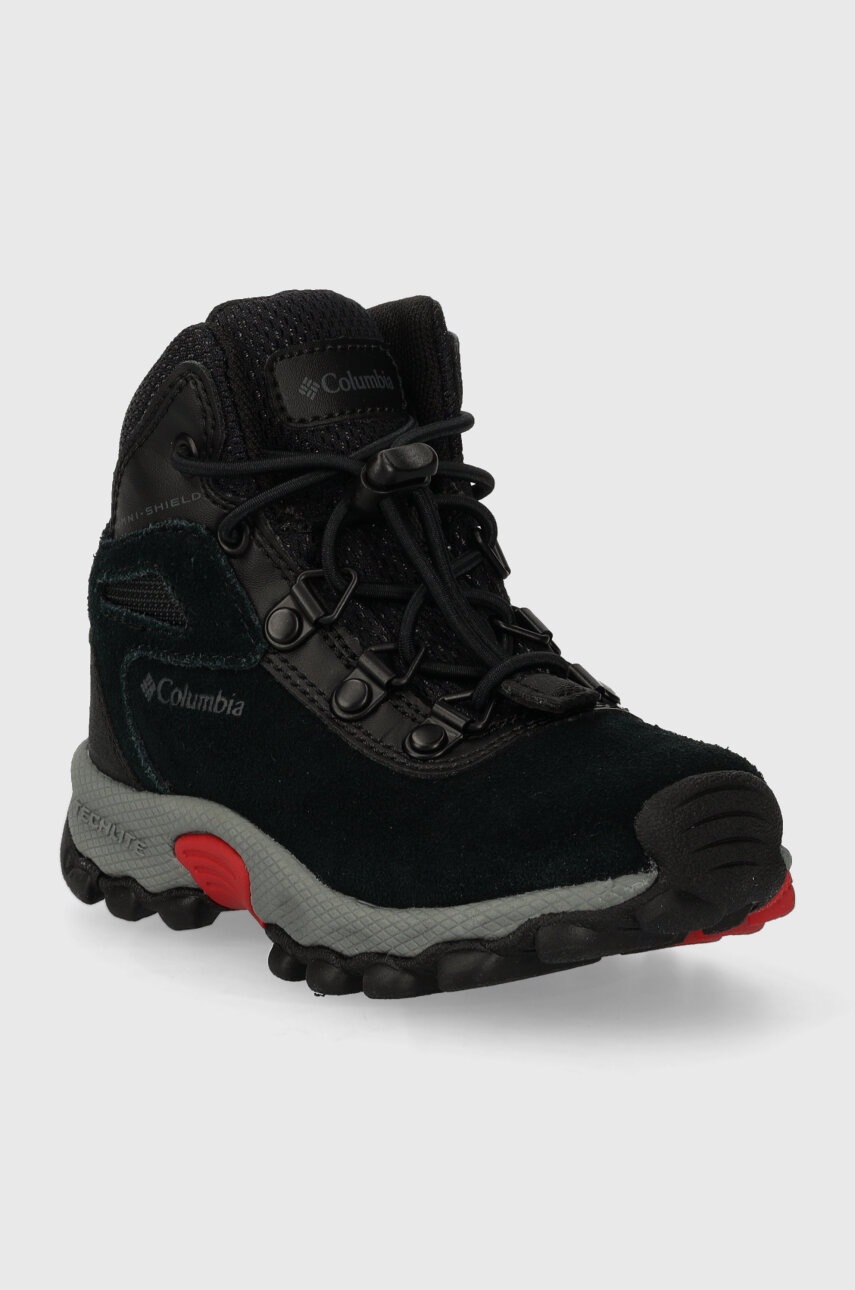 Дитячі шкіряні кросівки Columbia YOUTH NEWTON RIDGE AMPED колір чорний