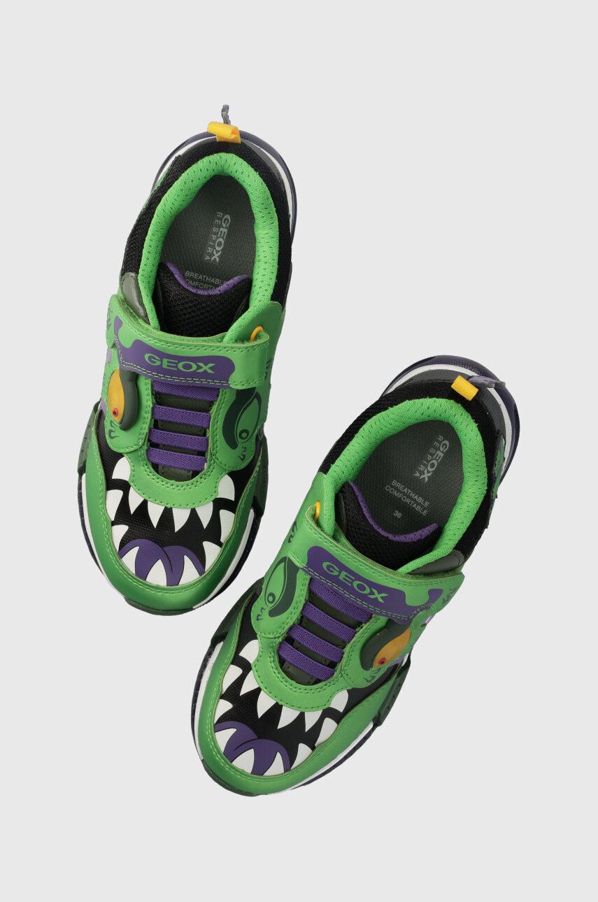 Levně Dětské sneakers boty Geox zelená barva
