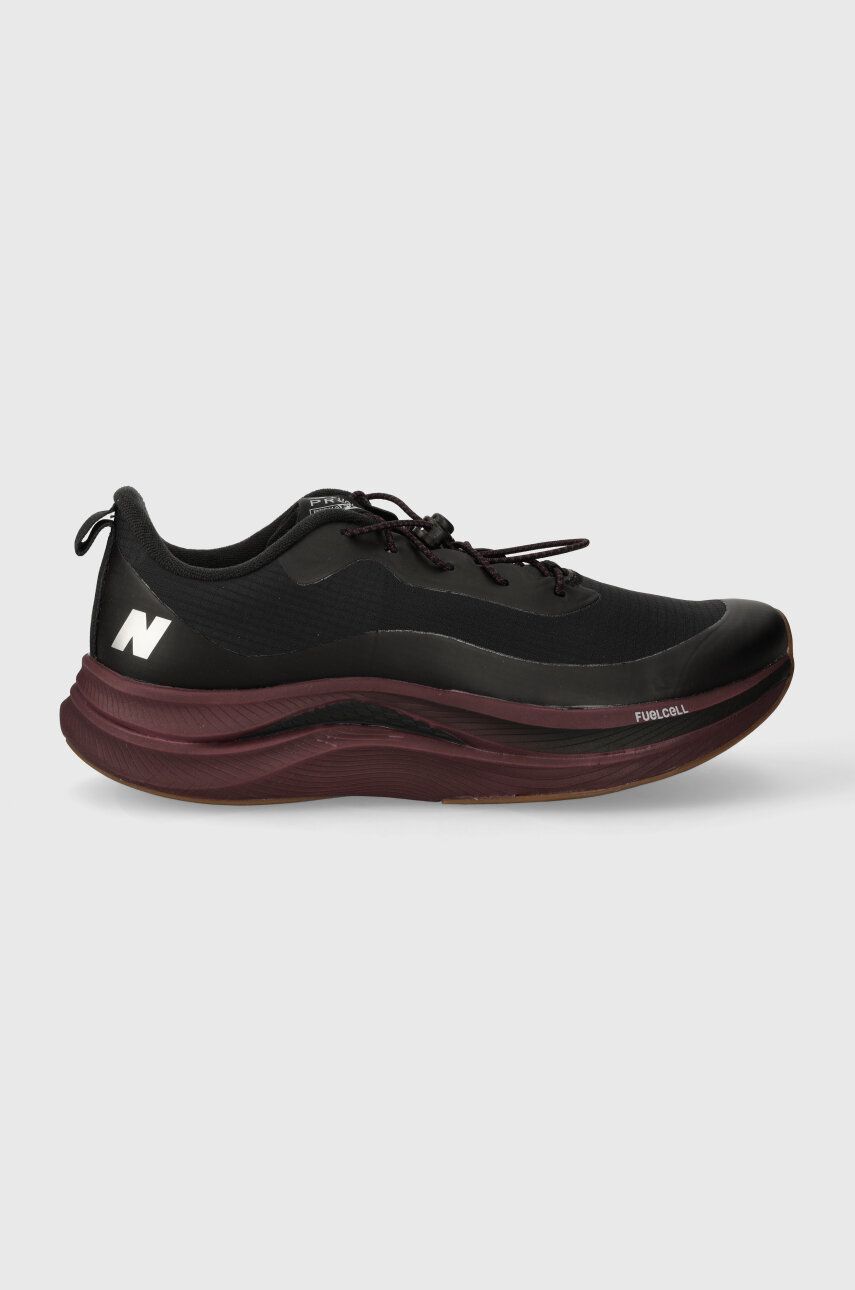 Levně Běžecké boty New Balance MFCPWBK černá barva