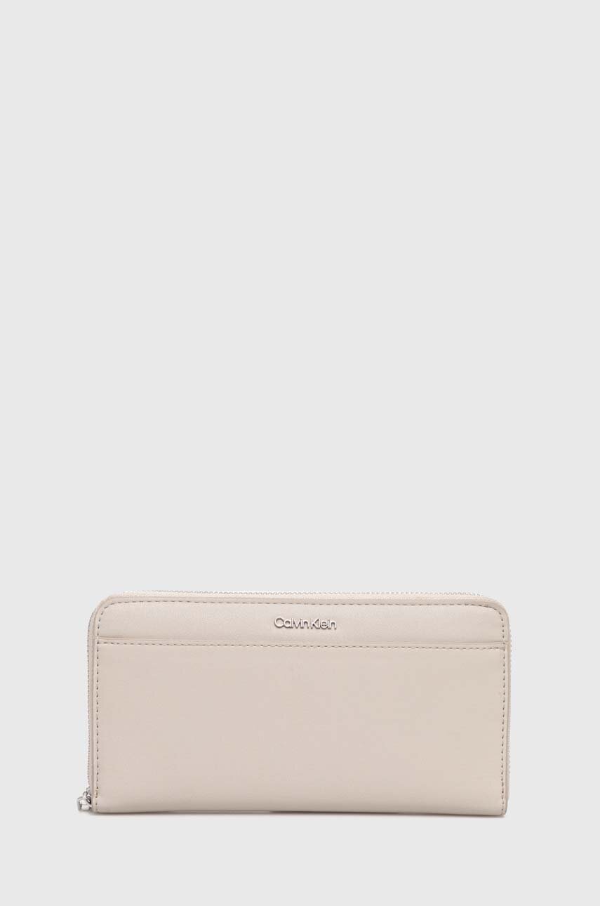 

Портмоне Calvin Klein дамски в черно K60K610949, Бежов