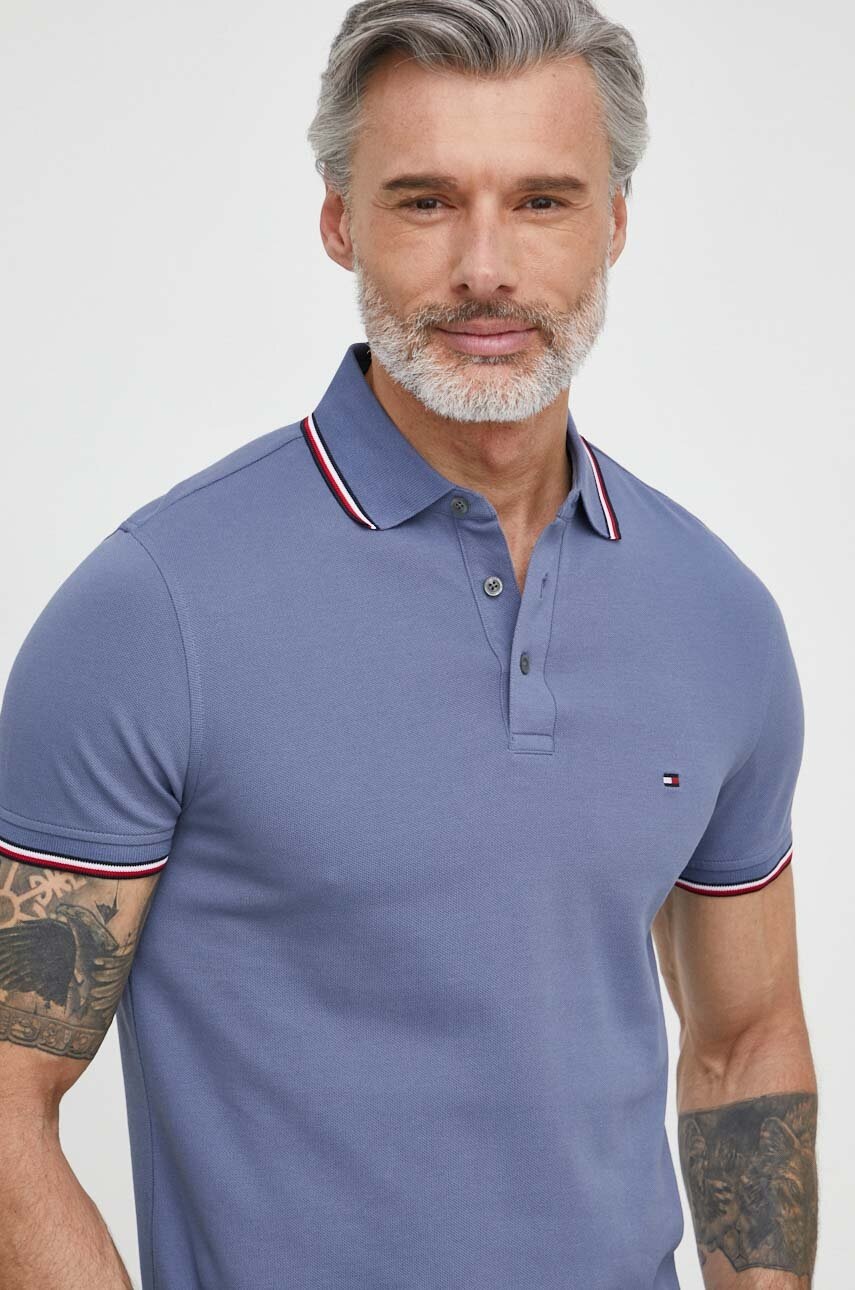 

Тениска с яка Tommy Hilfiger в синьо с изчистен дизайн MW0MW30750, Син
