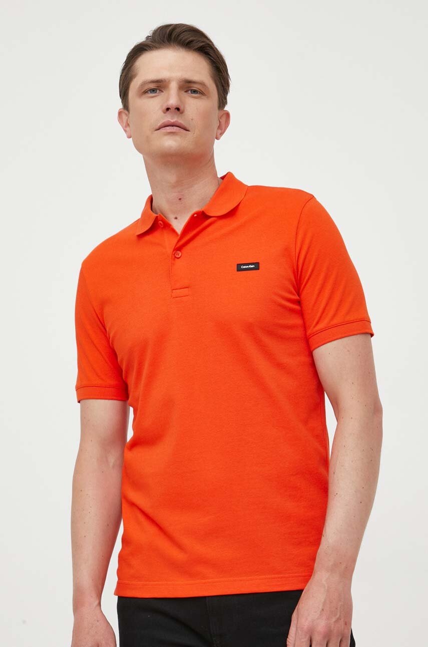

Тениска с яка Calvin Klein в оранжево с изчистен дизайн K10K111196, Оранжев