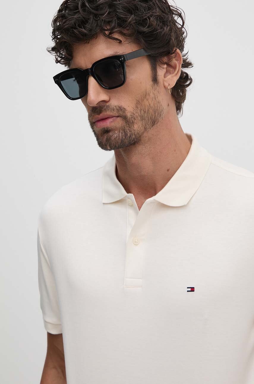 

Памучна тениска с яка Tommy Hilfiger в бежово с изчистен дизайн, Бежов