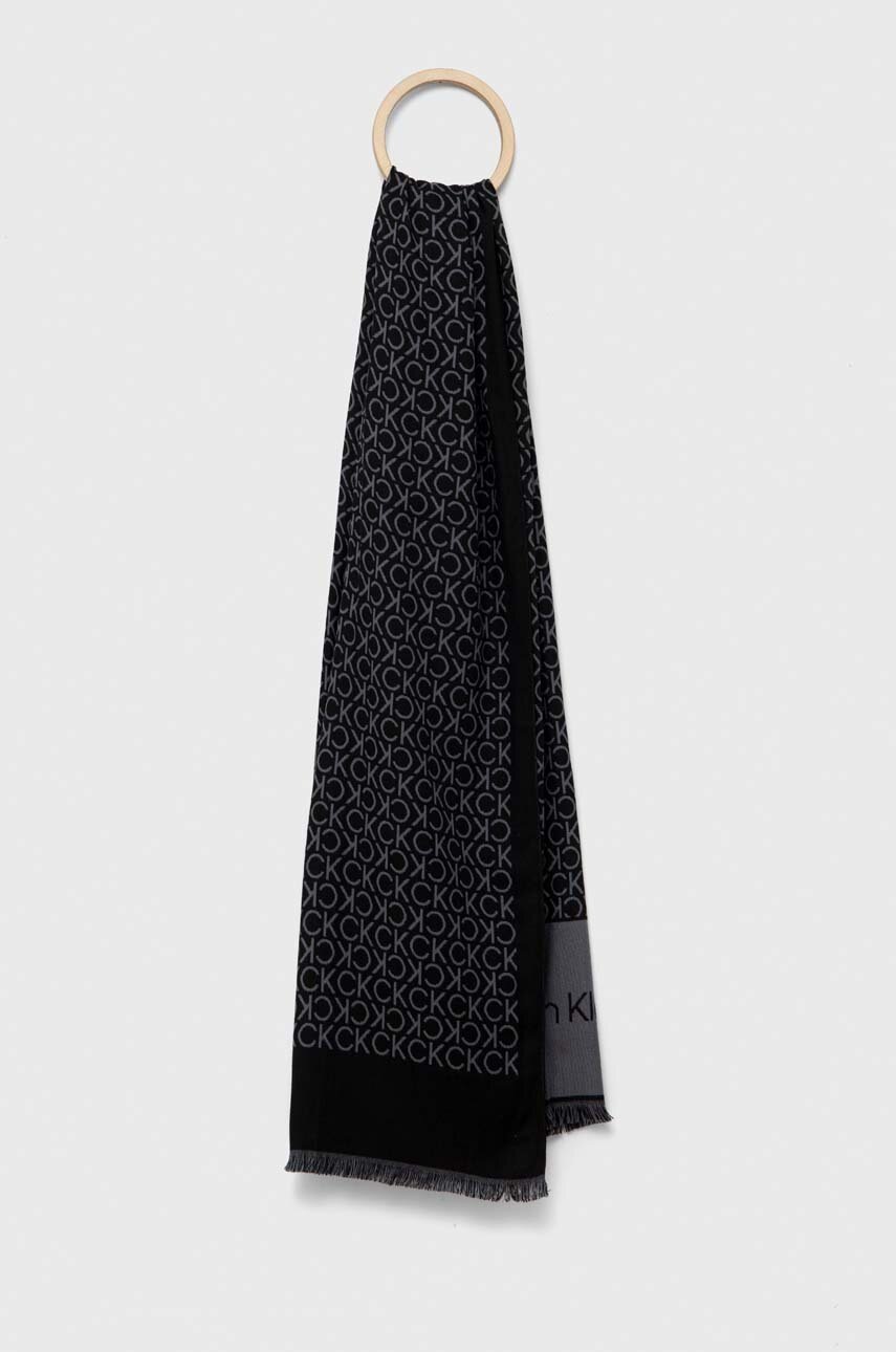 

Шал Calvin Klein дамски в черно с десен, Черен