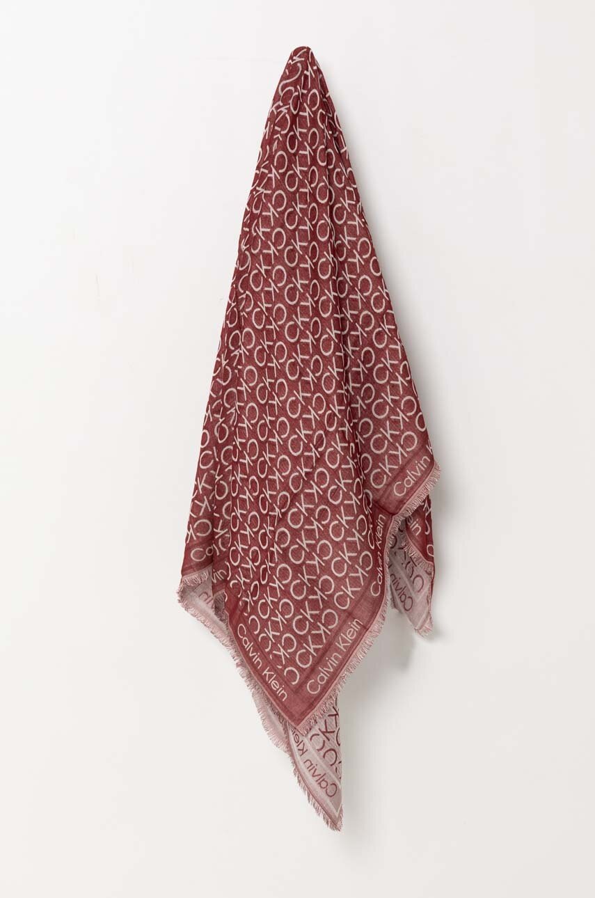 

Тънък шал Calvin Klein в червено с десен K60K608779, Бордо
