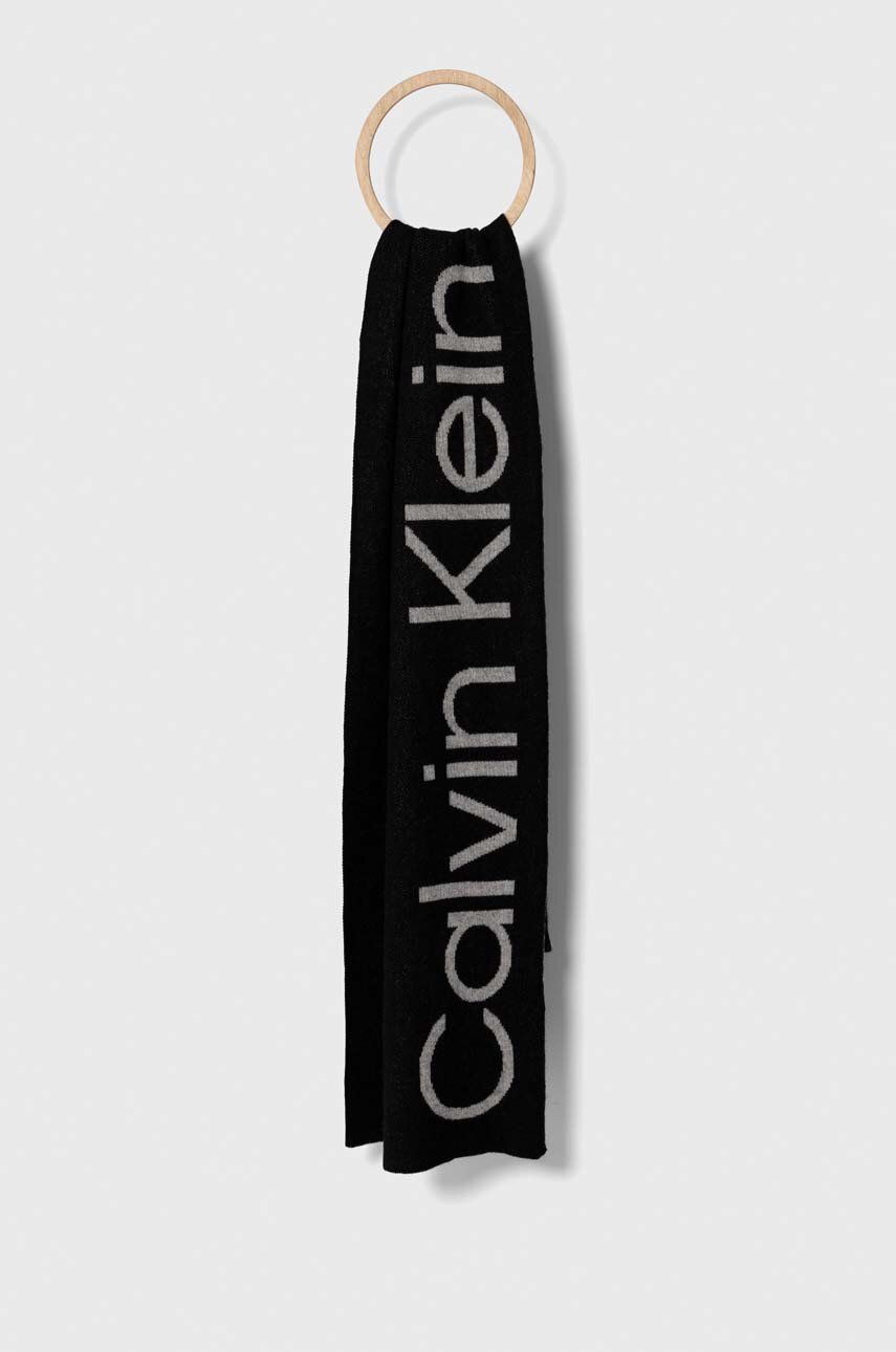 Levně Šátek z vlněné směsi Calvin Klein černá barva, vzorovaný