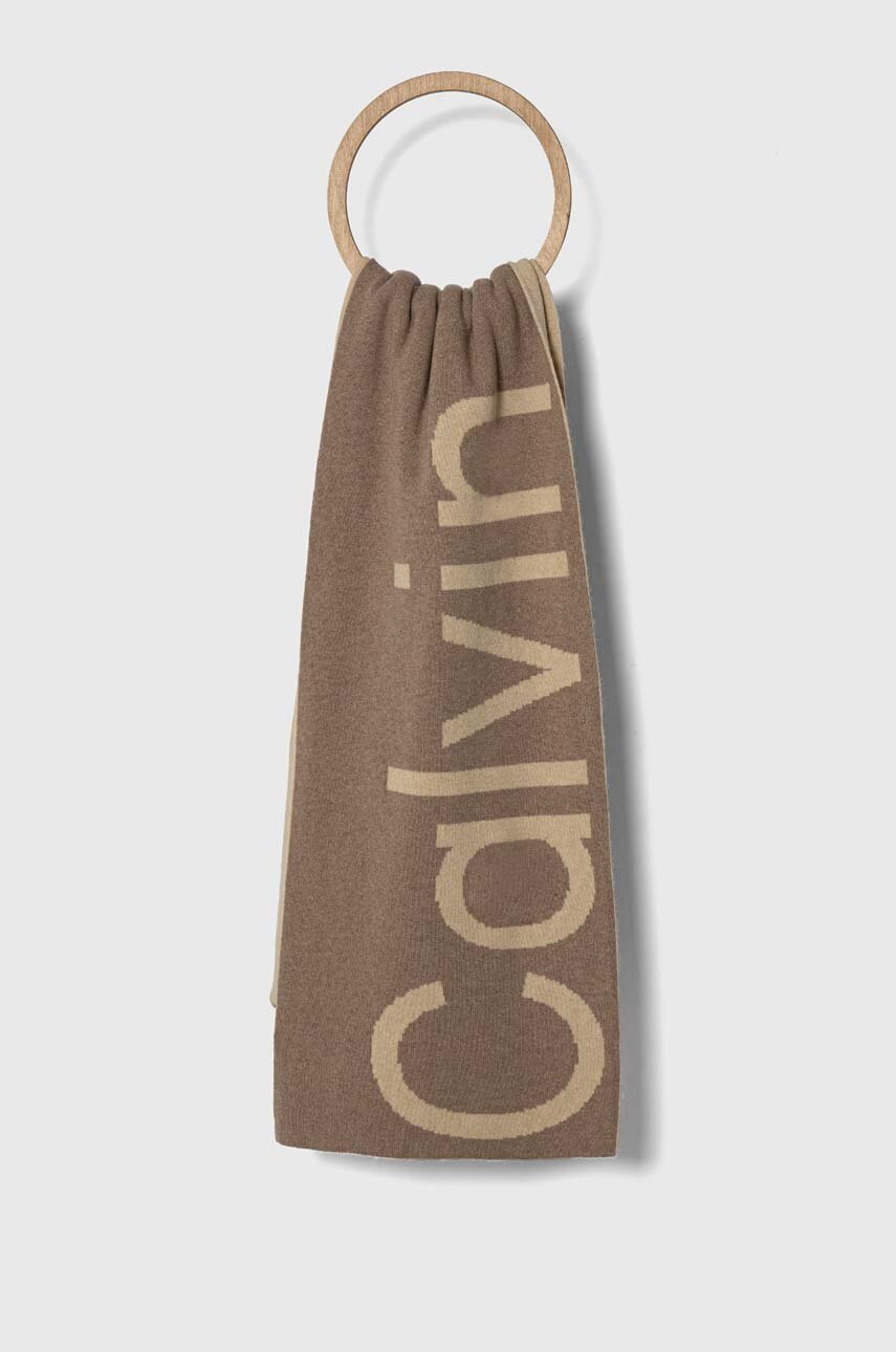 

Шал с вълна Calvin Klein Jeans в бежово с десен, Бежов