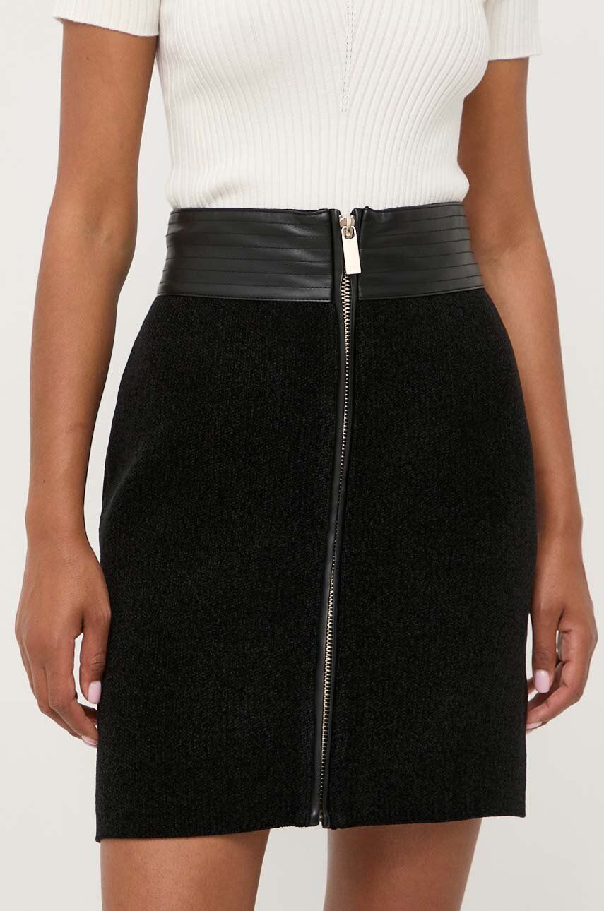 Sukně Marciano Guess černá barva, mini, pouzdrová - černá -  Materiál č. 1: 90 % Polyester