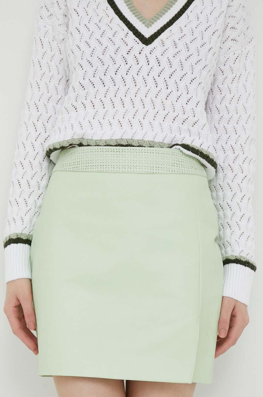 Sukně Pepe Jeans zelená barva, mini - zelená -  Hlavní materiál: 88 % Polyester