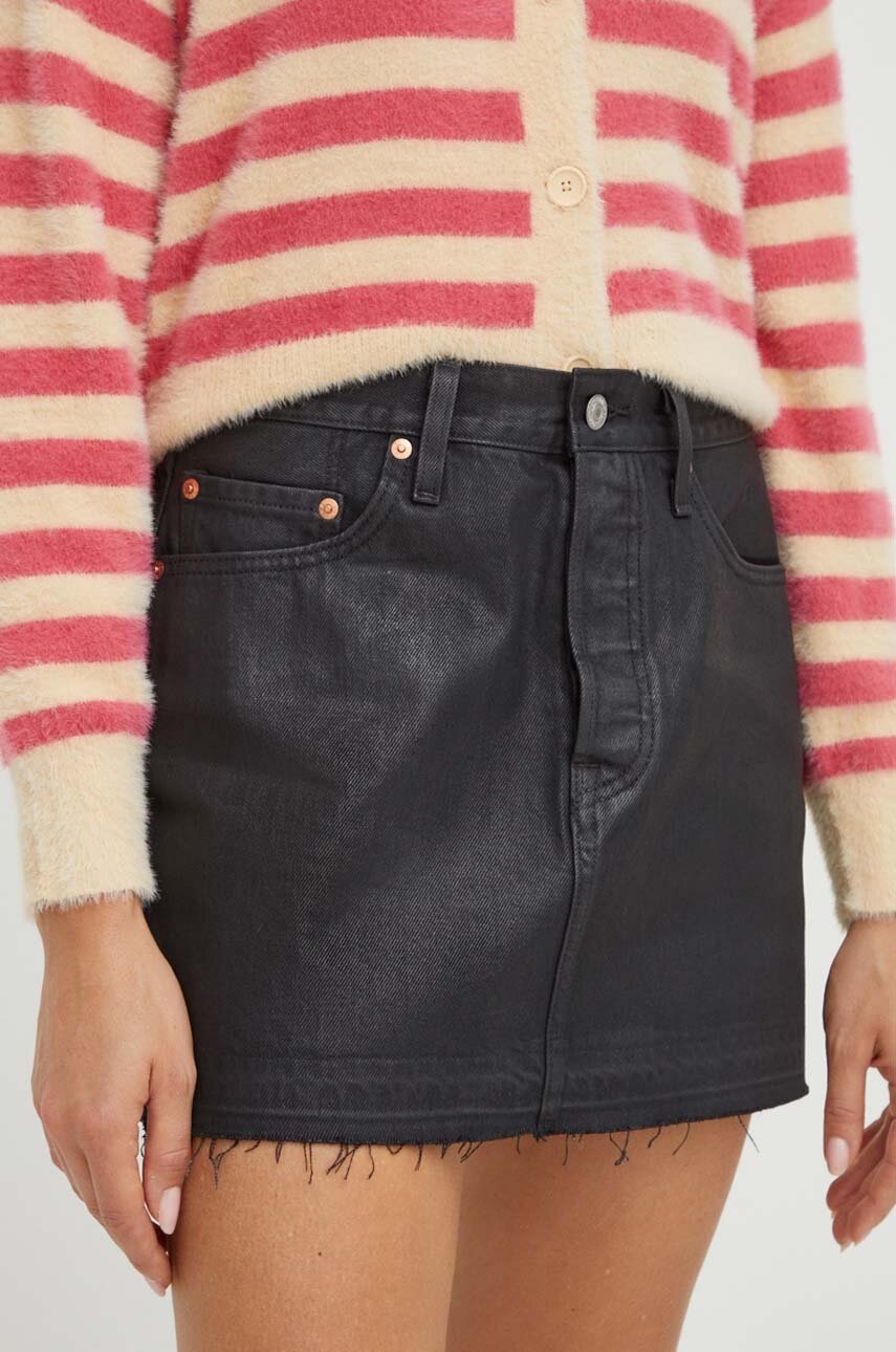 Levně Džínová sukně Levi's černá barva, mini, áčková