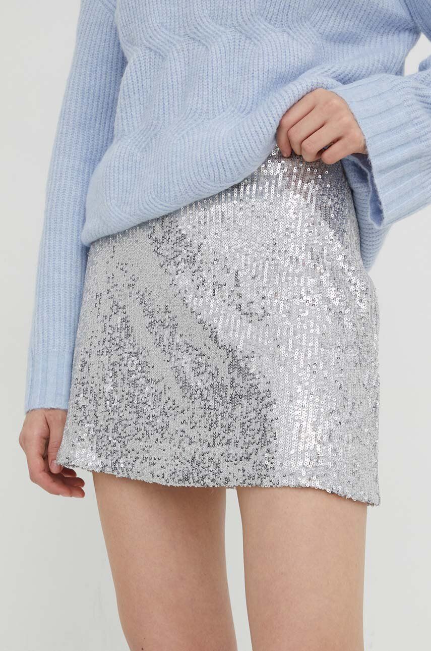 Sukně Abercrombie & Fitch stříbrná barva, mini, pouzdrová - stříbrná - Hlavní materiál: 94 % Polyest