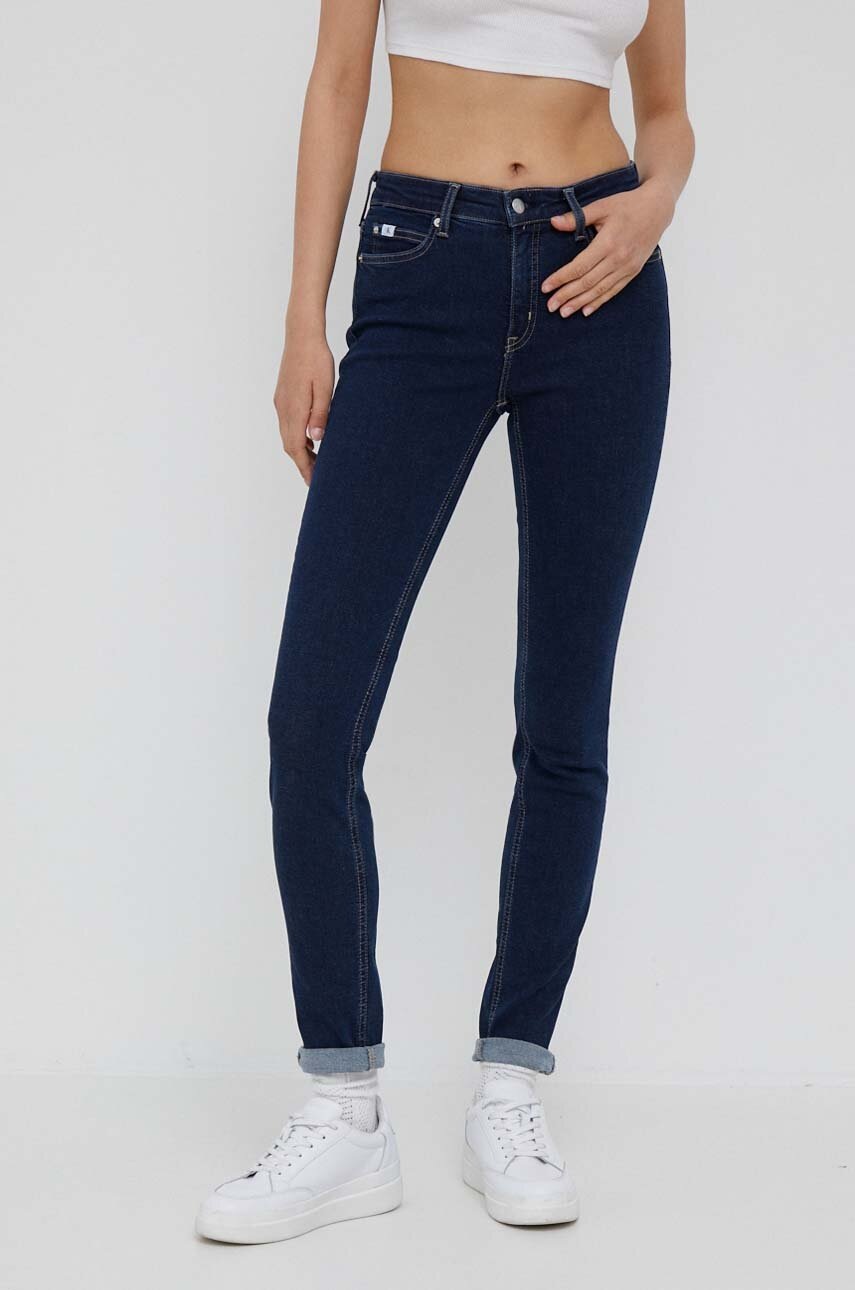 

Дънки Calvin Klein Jeans в тъмносиньо, Тъмносин