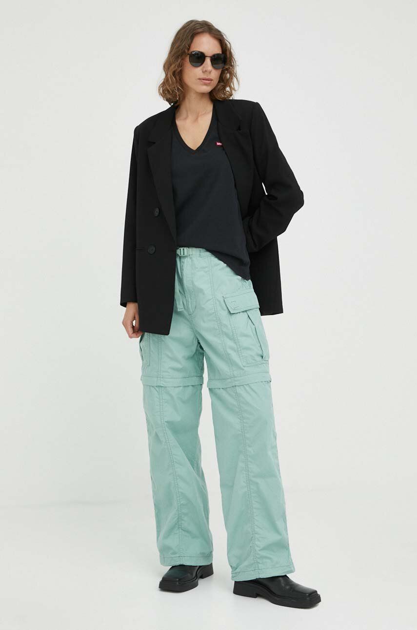 Kalhoty Levi′s CONVERTIBLE CARGO dámské, zelená barva, kapsáče, high waist - zelená -  100 % Ba