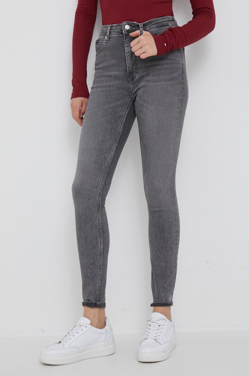 

Дънки Calvin Klein Jeans в сиво, Сив