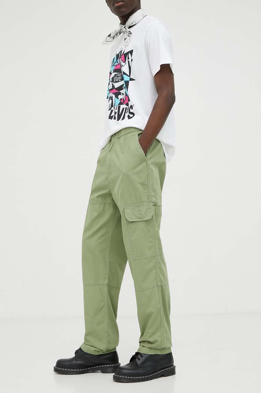 Kalhoty Levi′s PATCH POCKET CARGO pánské, zelená barva, ve střihu cargo - zelená -  100 % Bavln