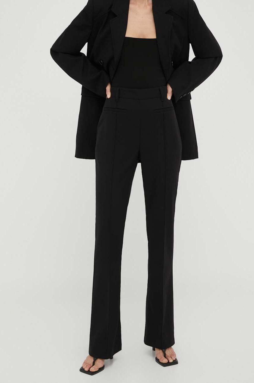 Kalhoty Gestuz Caisa dámské, černá barva, zvony, high waist - černá -  64 % Polyester
