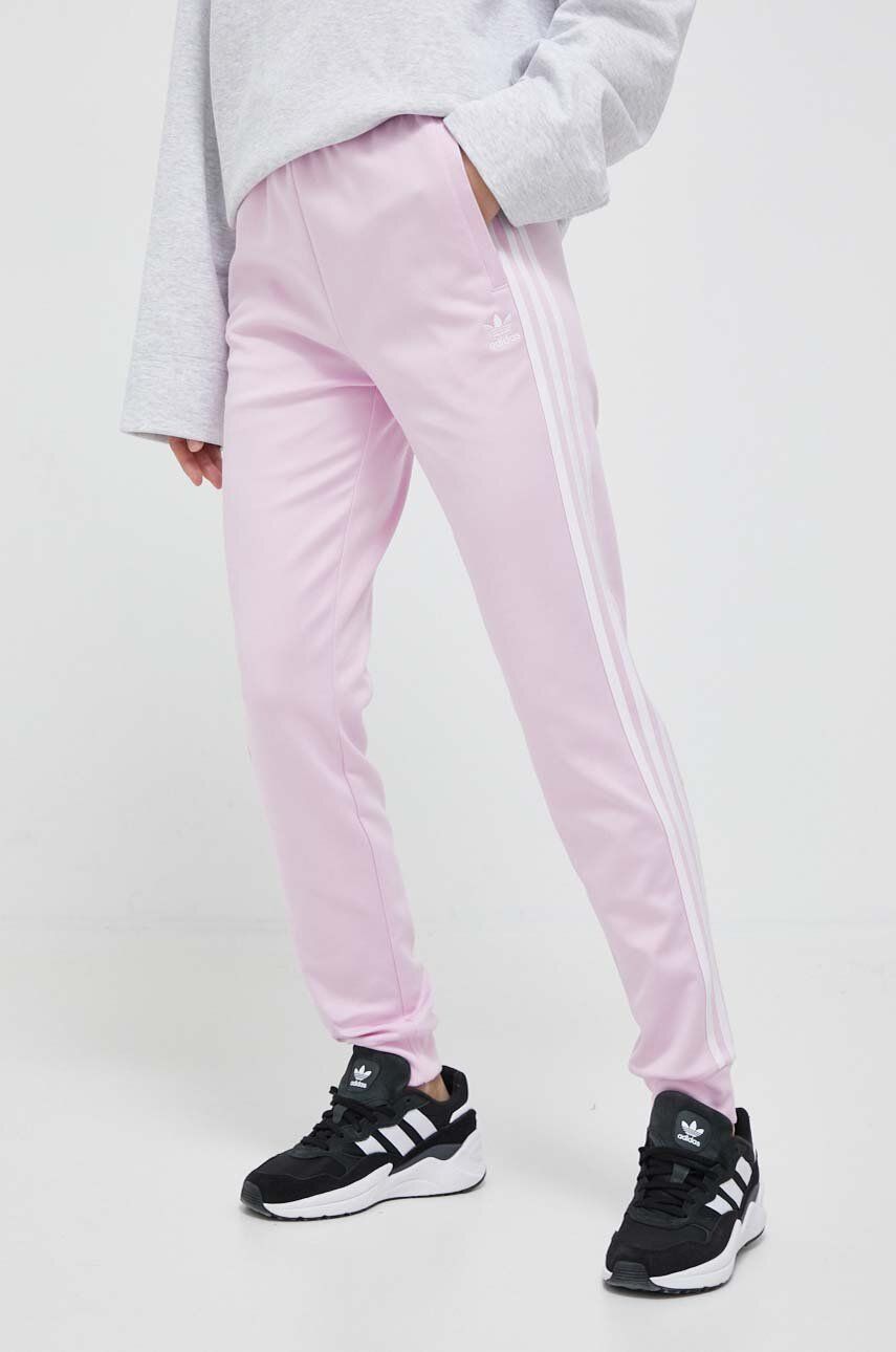 Tepláky adidas Originals růžová barva, s aplikací - růžová -  50 % Bavlna