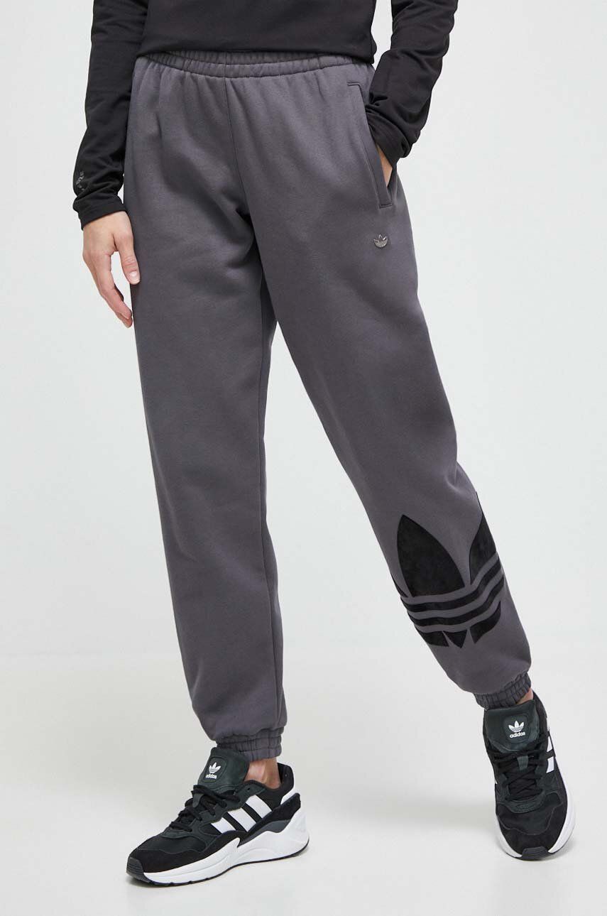 adidas Originals pantaloni de trening din bumbac culoarea gri, cu imprimeu