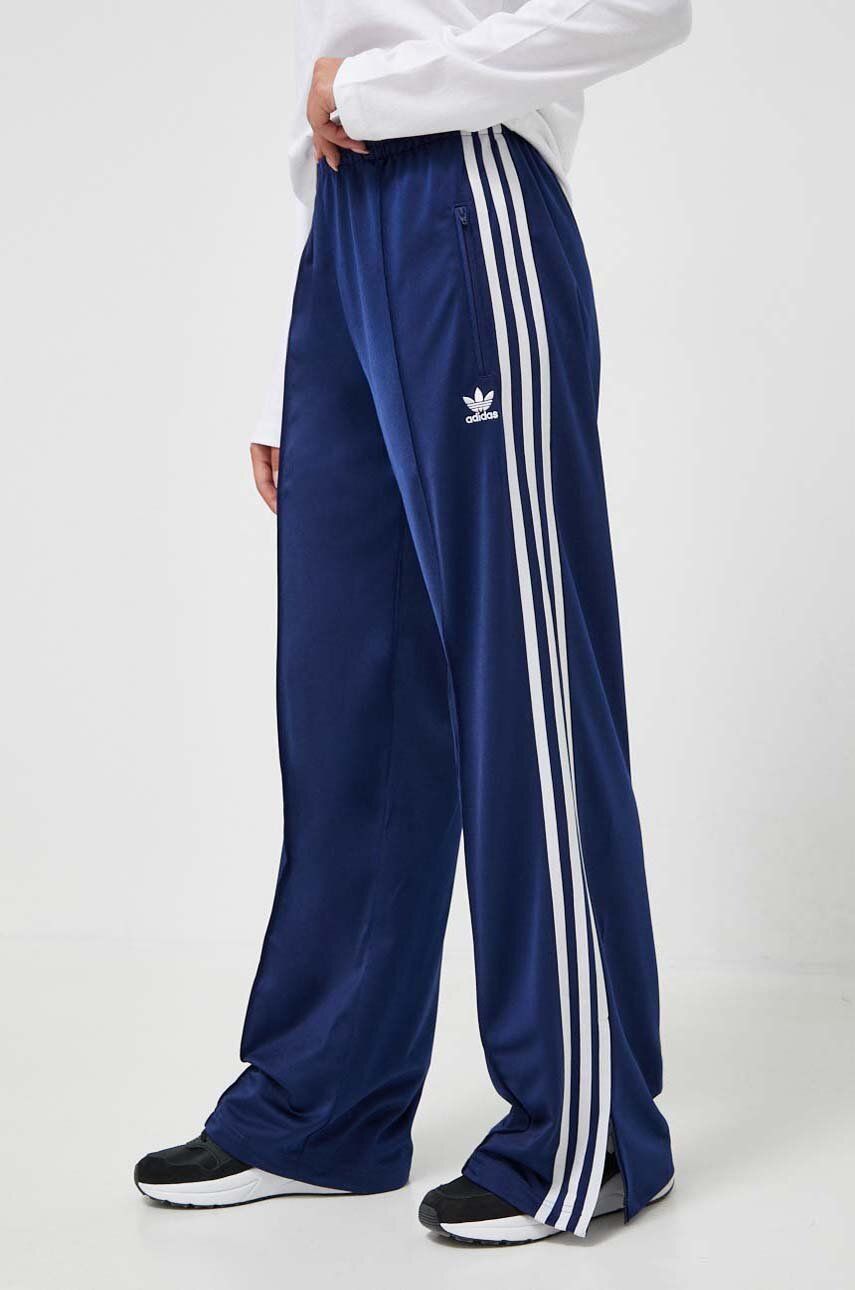 adidas Originals pantaloni de trening cu imprimeu IL3817