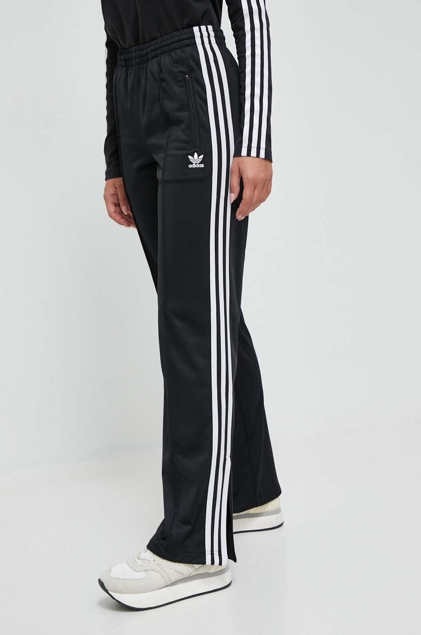 adidas Originals pantaloni de trening culoarea negru, cu imprimeu IL8763