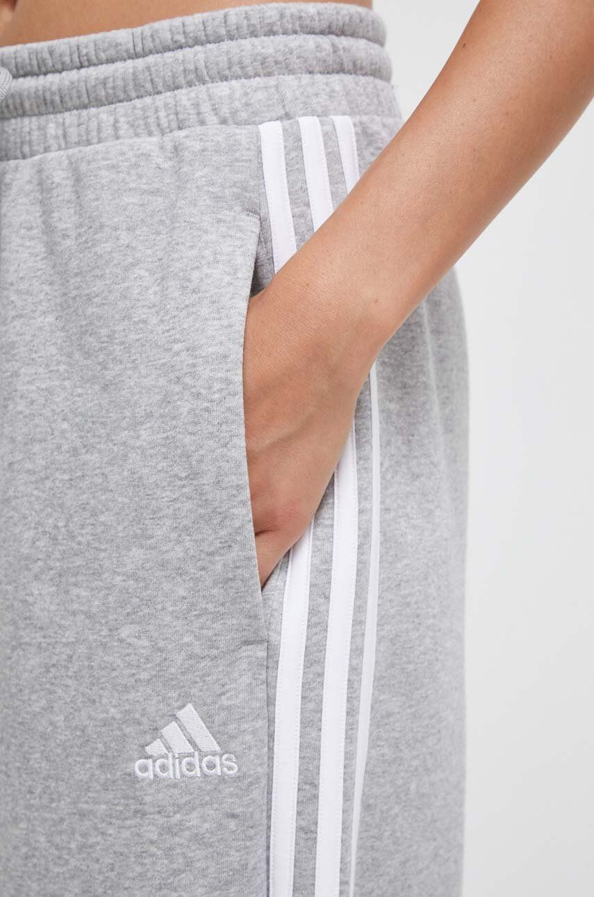 Donji dio trenirke adidas boja: siva, melanž IM0247