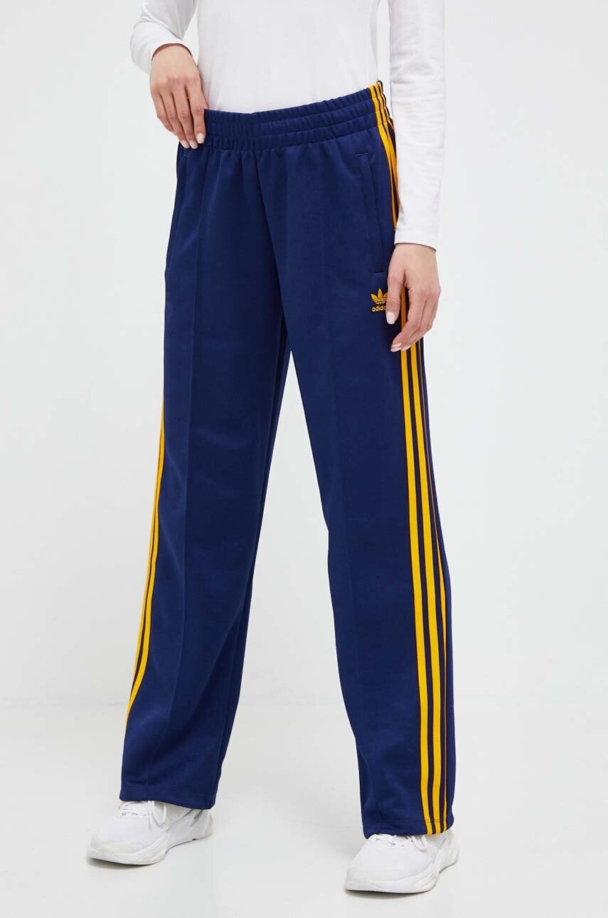 

Спортивні штани adidas Originals колір синій з аплікацією