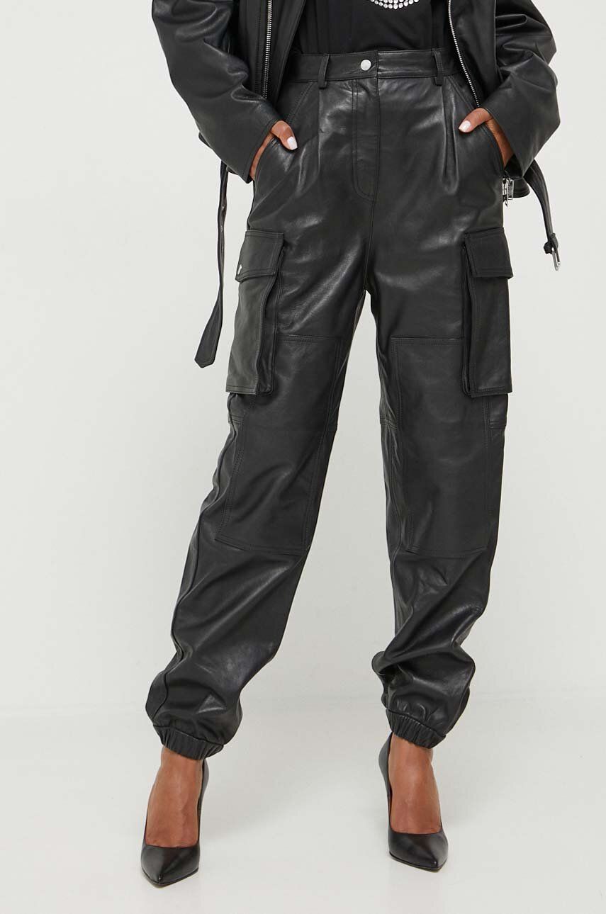 Levně Kožené kalhoty Moschino Jeans dámské, černá barva, kapsáče, high waist