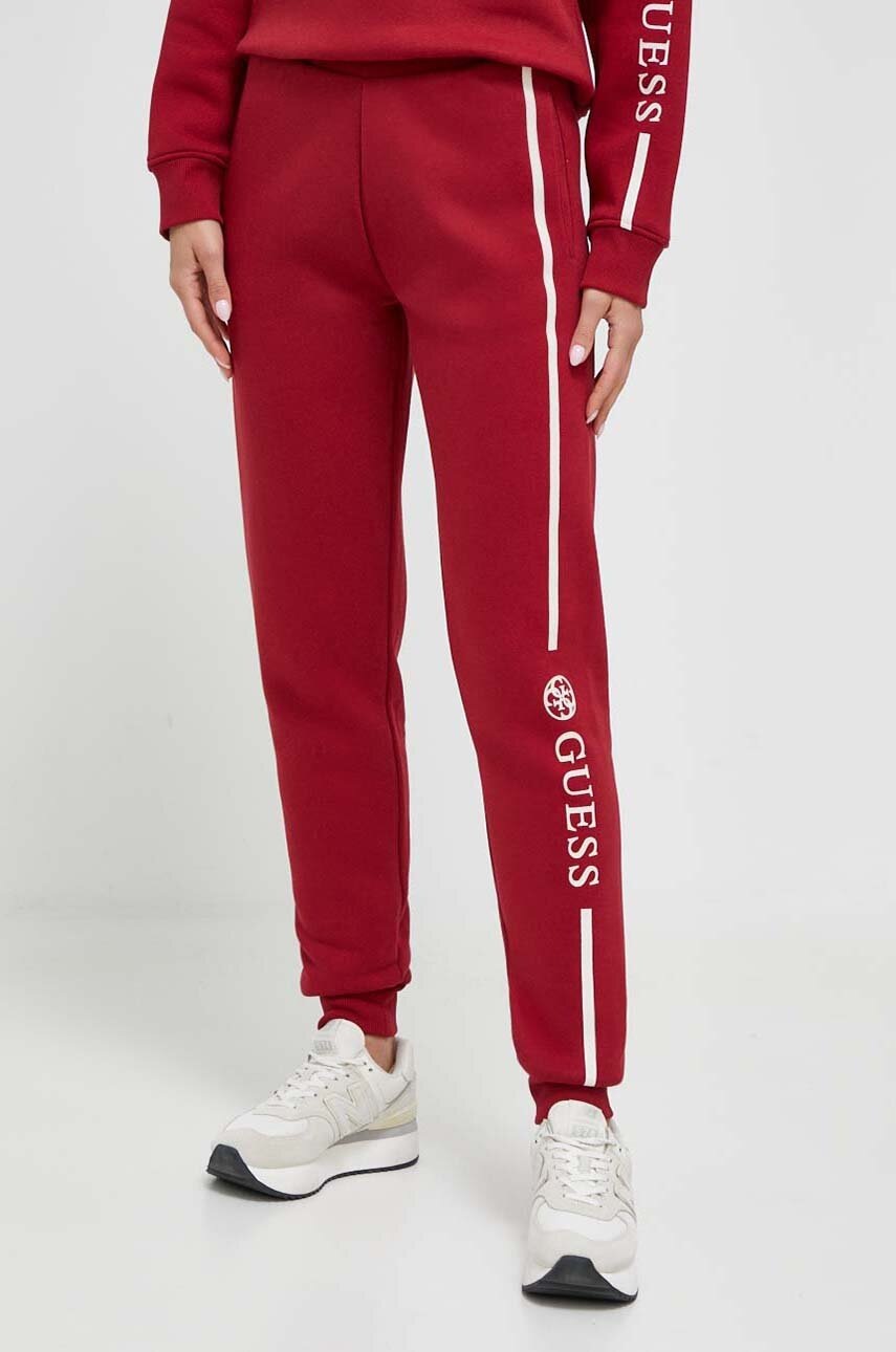 

Спортивные штаны Guess цвет красный с аппликацией