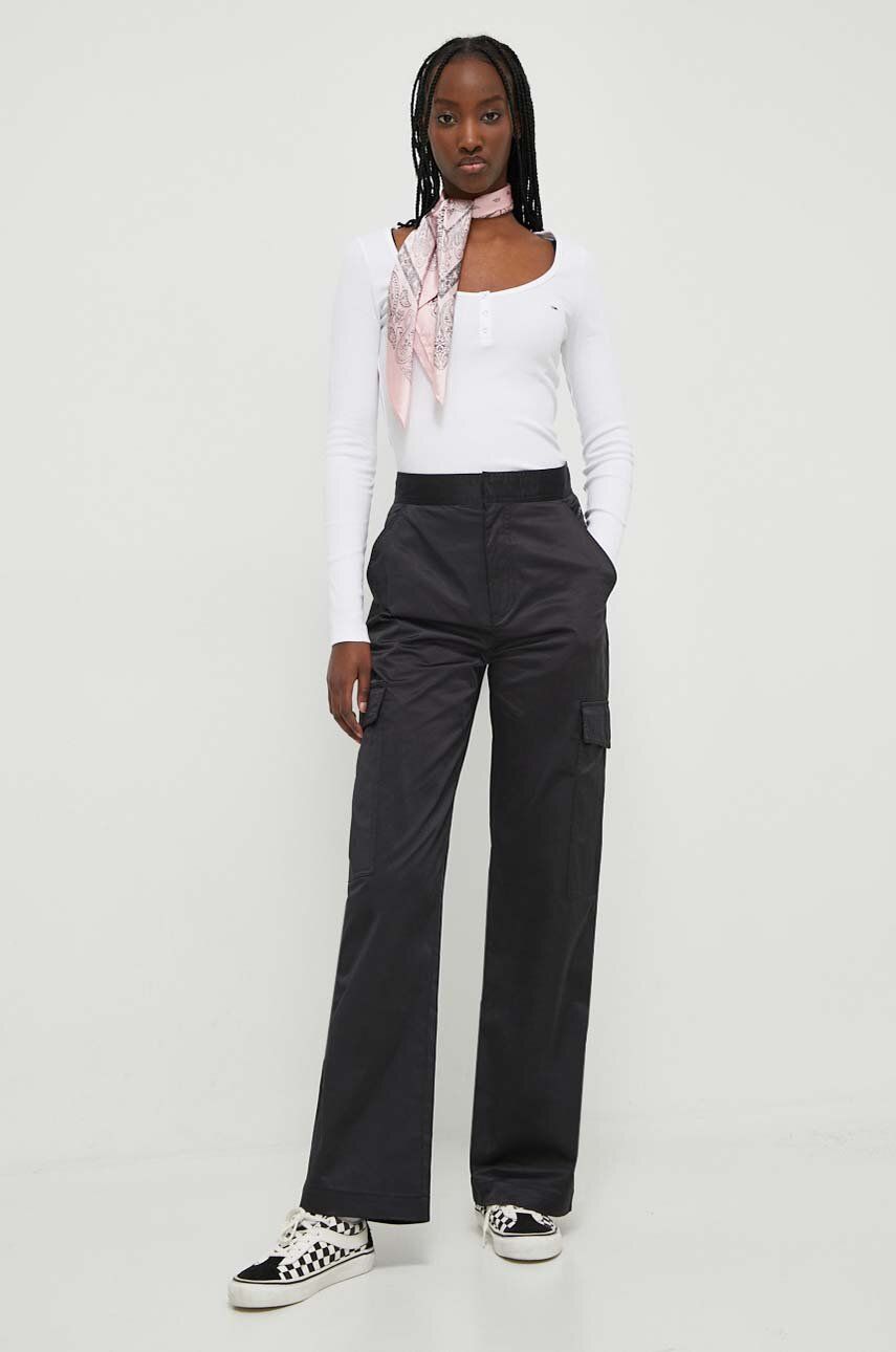 Kalhoty Tommy Jeans dámské, černá barva, kapsáče, high waist - černá - 54 % Recyklovaný polyester