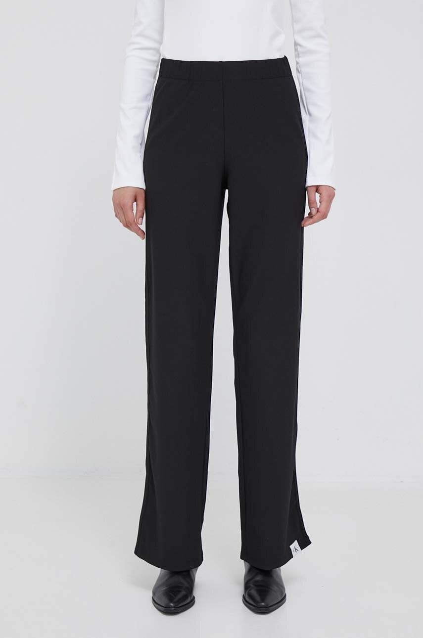 

Панталон Calvin Klein Jeans в черно със стандартна кройка, с висока талия, Черен