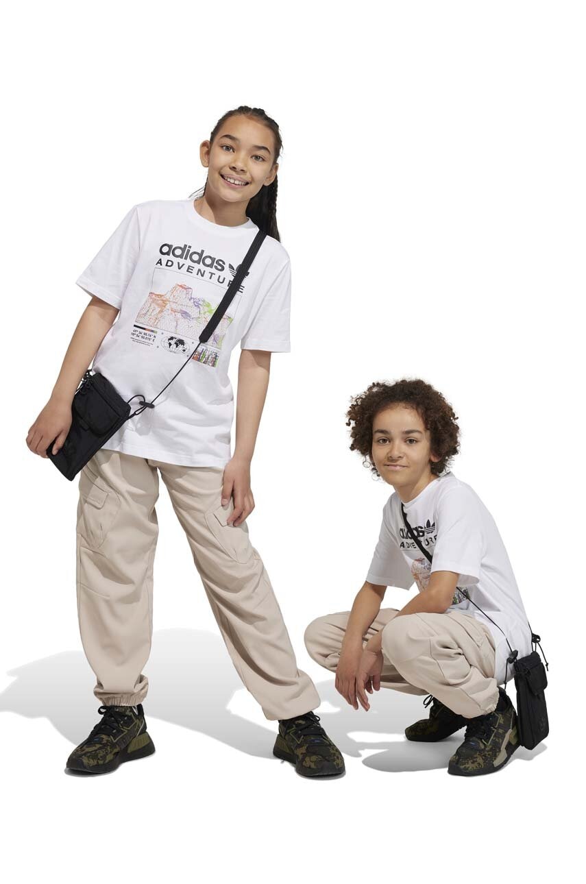 Детские спортивные штаны adidas Originals цвет бежевый однотонные в Чернигове Детские спортивные штаны adidas Originals цвет бежевый однотонные в Чернигове